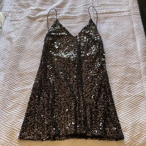Lulu's v-neck backless sequin black party dress - Size M